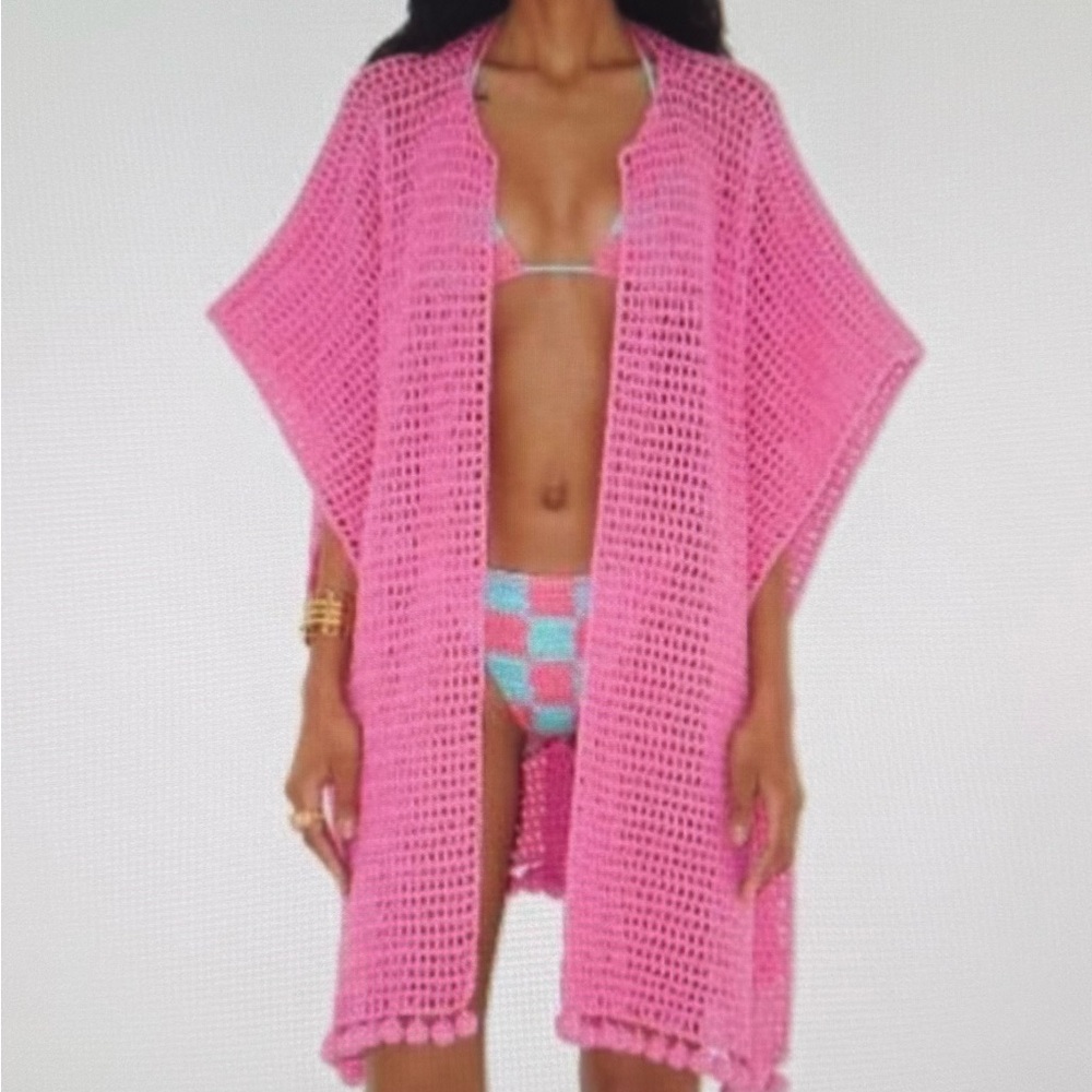 Burberry, NWT, bubblegum Pink Crochet cotton Swim Cover-Up Cape, one size
